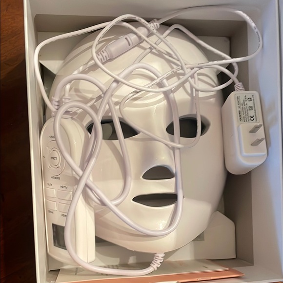 Newkey LED Skincare Beauty Mask - Picture 2 of 2